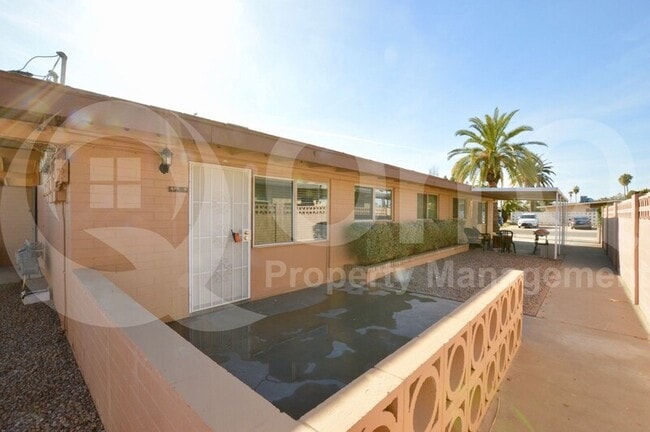 Foto del edificio - 3207 N 67th Pl