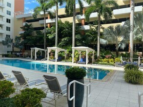 Building Photo - 18800 NE 29th Ave