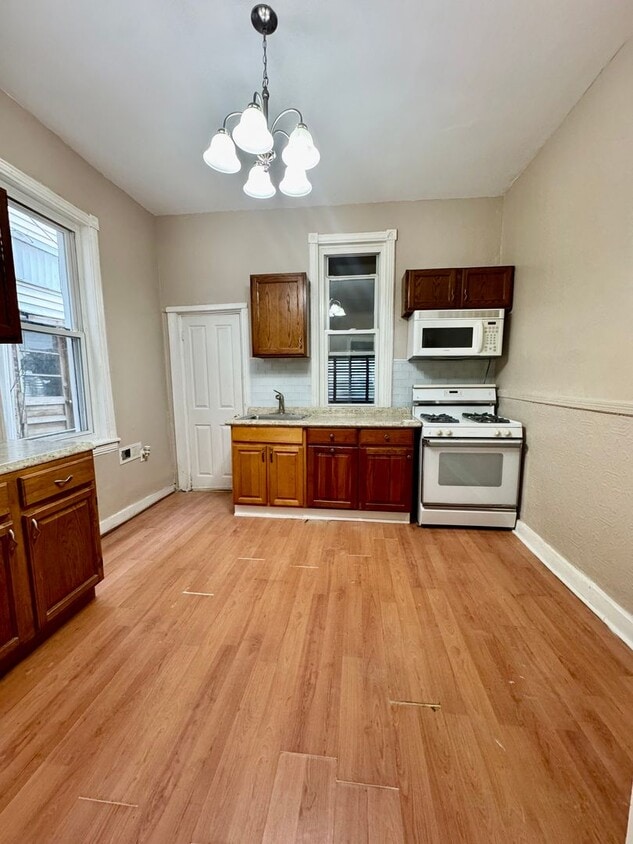 Photo - 2440 N Hollywood St – For Rent