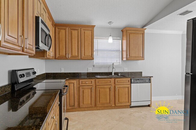 Building Photo - Spacious home in Hidden Harbor Estates!