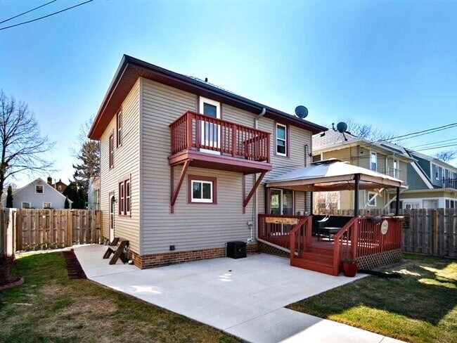 Foto del edificio - 1238 Main Ave