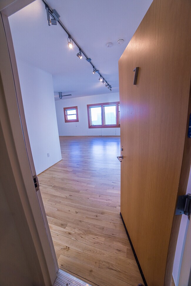 Foto del edificio - 8 Brooks Ave