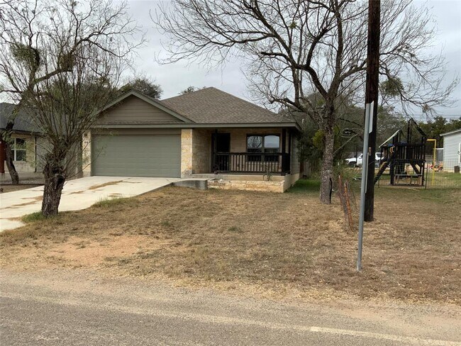 Foto del edificio - 618 Oak Ln