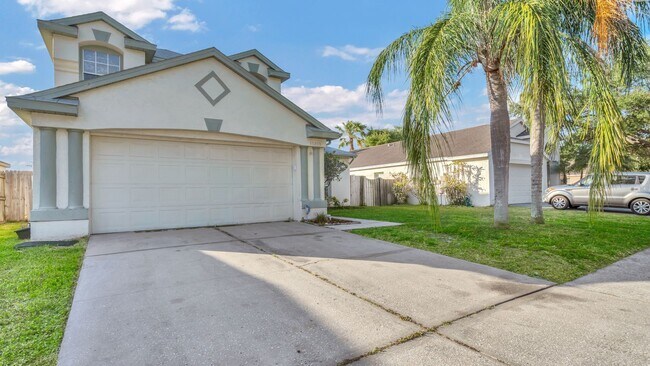 Building Photo - Spacious 3BR/2.5BA two story home with 2 c...