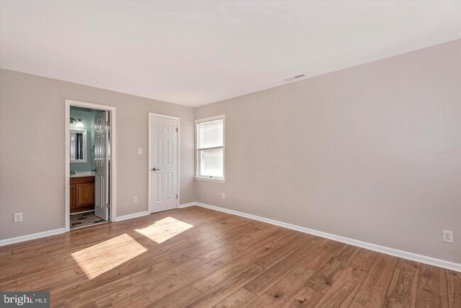 Building Photo - 500 Chapel Ct