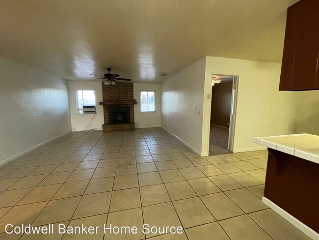 Building Photo - 3 br, 2 bath House - 18050 Juniper St.