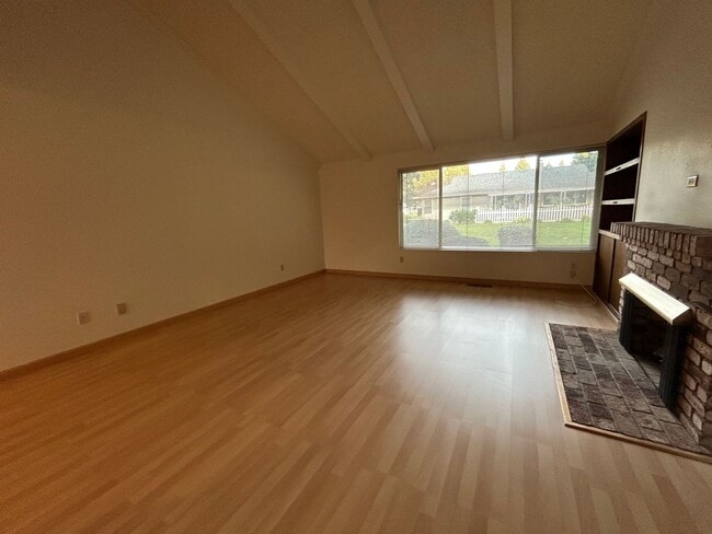 Building Photo - 2bd/2ba home in Oakmont's 55+ adult Community