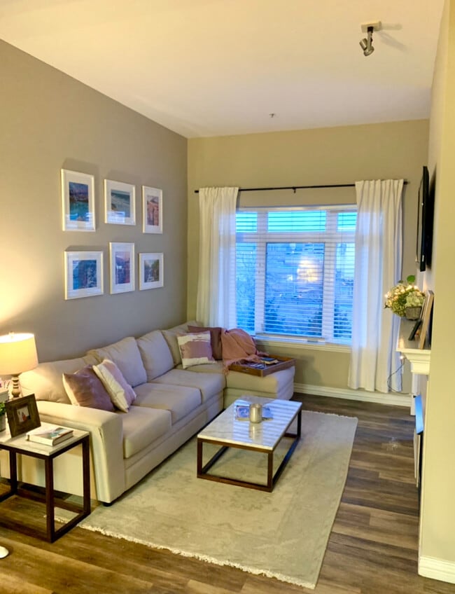 Foto del edificio - 2700 E Cherry Creek South Dr
