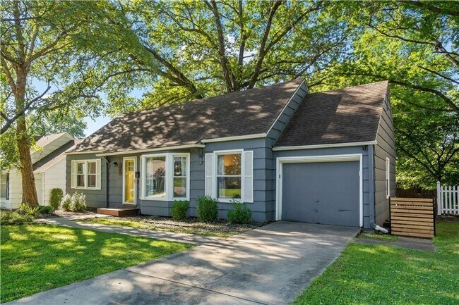 Foto del edificio - Charming Prairie Village Ranch + Designer ...