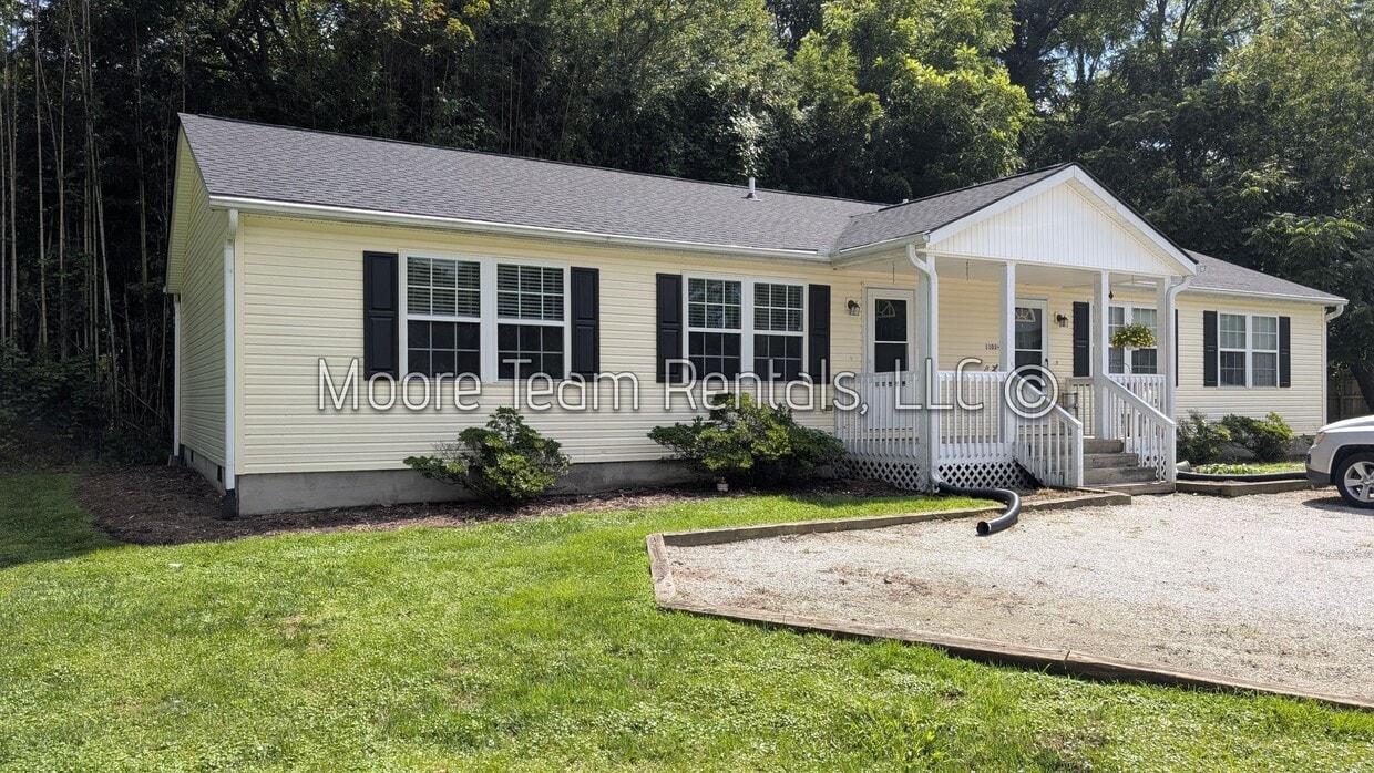 Primary Photo - 1103 Maple St