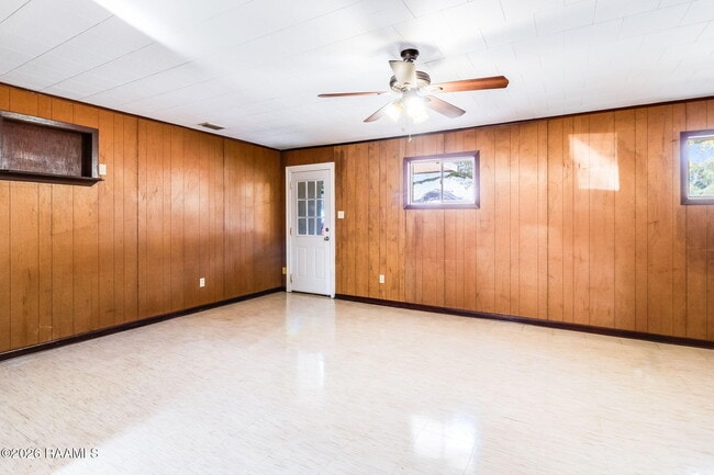 Building Photo - 217 Chance St