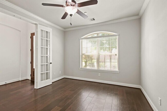 Foto del edificio - 13415 Lake Arlington Rd