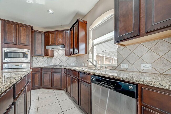 Building Photo - 13204 Laguna Shores Dr