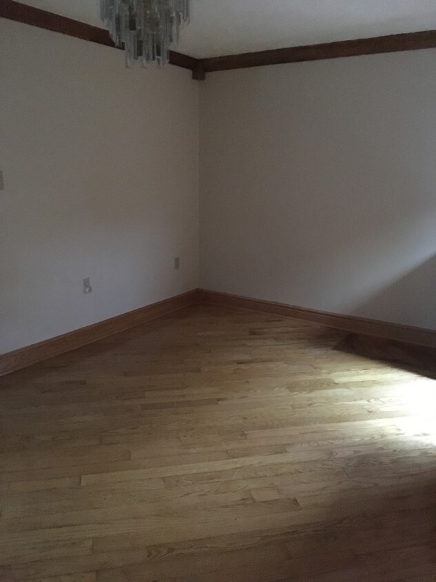 Primary Photo - 302 N Craig St