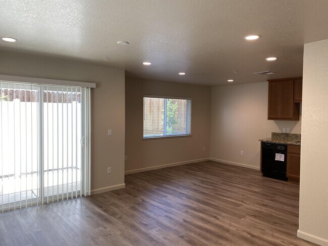 Foto del edificio - 3309 Carver Rd