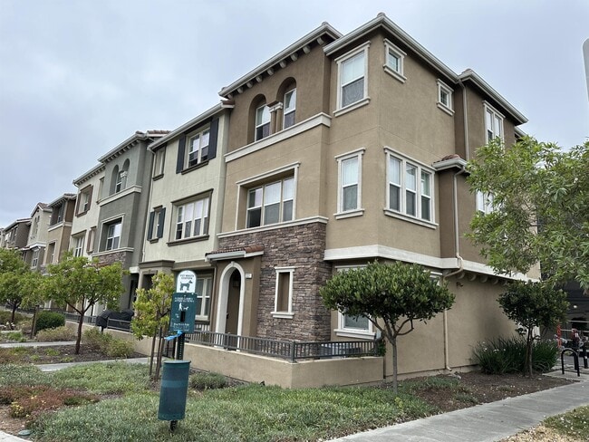 Photo - 2221 Gibbons St (Hayward, CA) Townhome