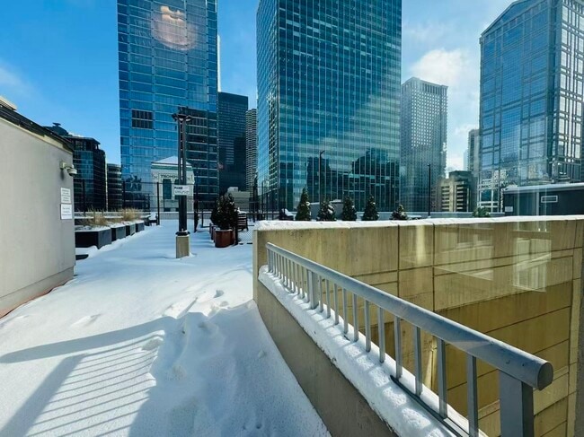 Foto del edificio - 345 N La Salle Dr