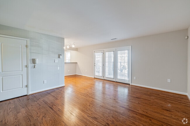 3BR, 2BA - 1,130SF - Living Room - Villas at Southern Ridge