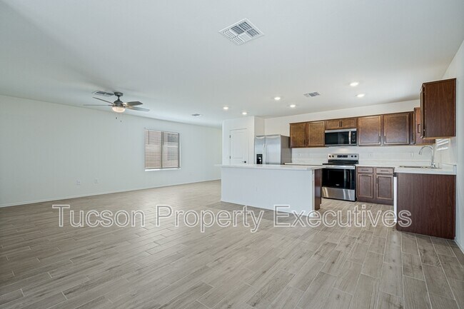 Building Photo - 10657 S Astraia Dr