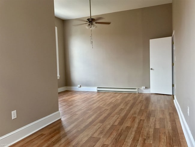 Building Photo - 1 br, 1 bath Apartment - 1324 Eutaw Pl 1R