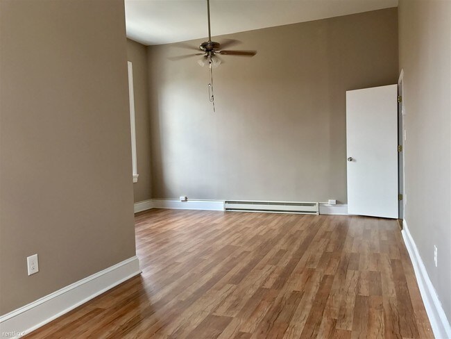 Foto del edificio - 1 br, 1 bath Apartment - 1324 Eutaw Pl 1R