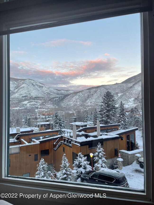 Foto del edificio - 809 S Aspen St
