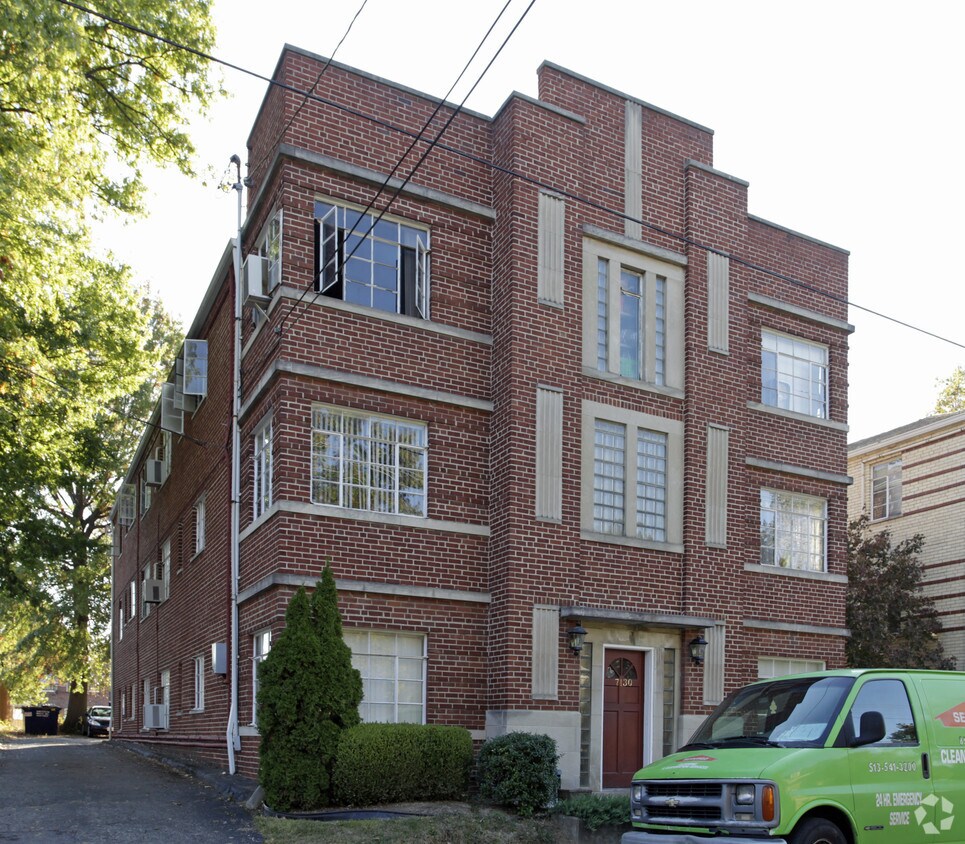 Primary Photo - 7130 Plainfield Rd