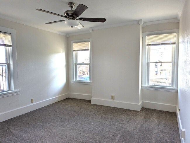 Lr - 1120 Brookline Blvd