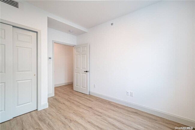 Building Photo - 88-56-88162 162nd St