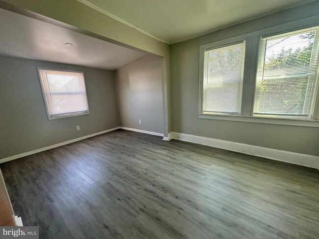 Building Photo - 11 S Delsea Dr