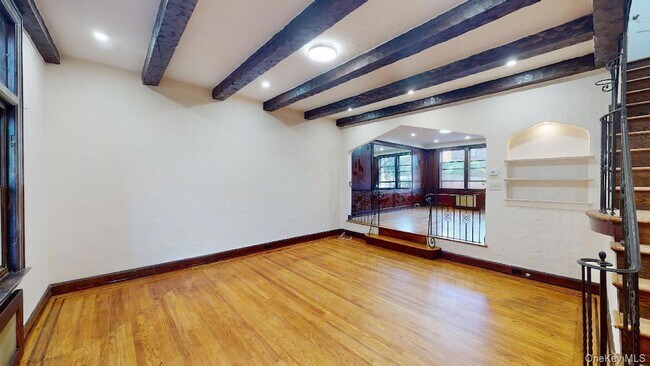 Foto del edificio - 90-09 68th Ave