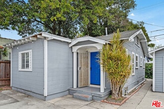 Building Photo - 2738 Cloverdale Ave