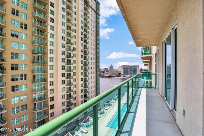 Foto del edificio - 1431 Riverplace Blvd