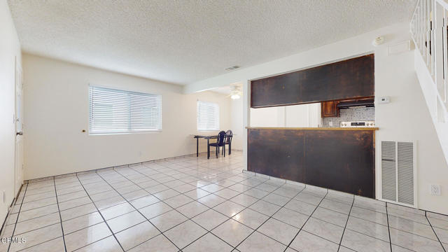 Foto del edificio - 1125 W Calle Del Sol