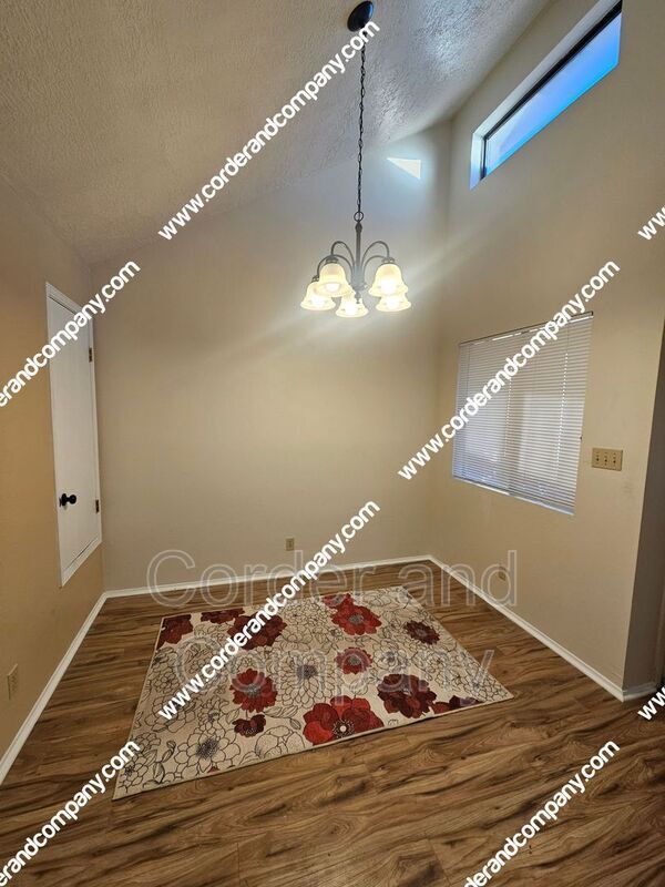 Building Photo - 3907 Villa Way SE