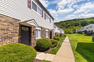 Building Photo - Emerald Gardens