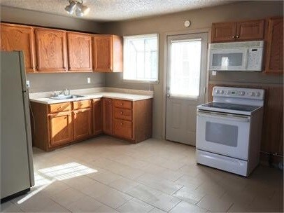 Foto del edificio - 1410 E Pitman Ave