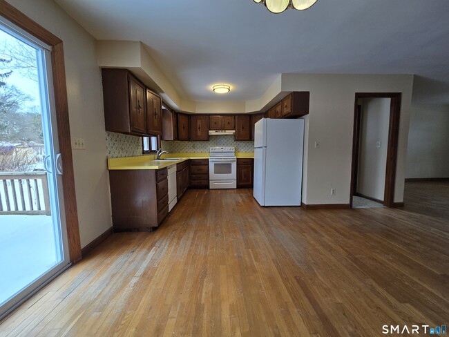 Building Photo - 7 Bryson Ave