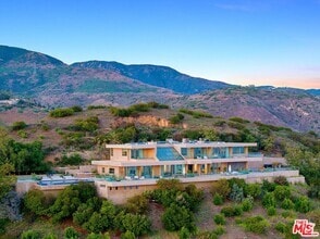 Building Photo - 27316 Winding Way