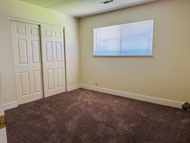 Foto del edificio - 2650 Woodridge Court