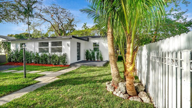 Foto del edificio - 11 NW 117th St