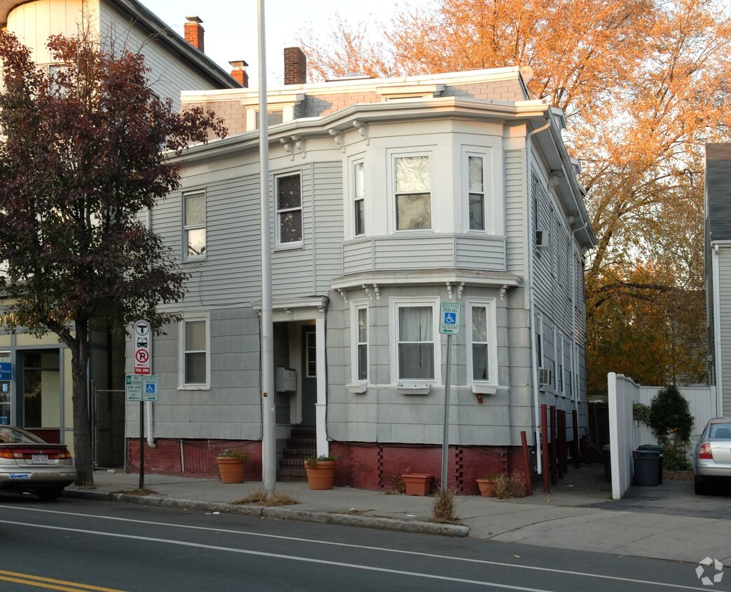 Primary Photo - 113 Hampshire St