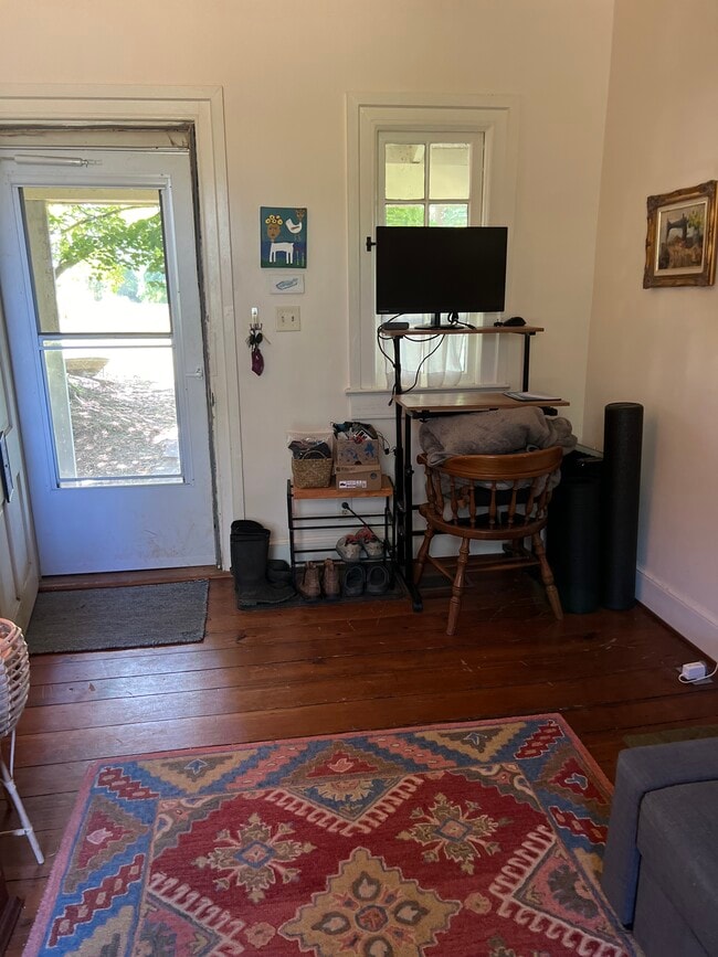 Building Photo - 1115 Bracketts Farm Rd