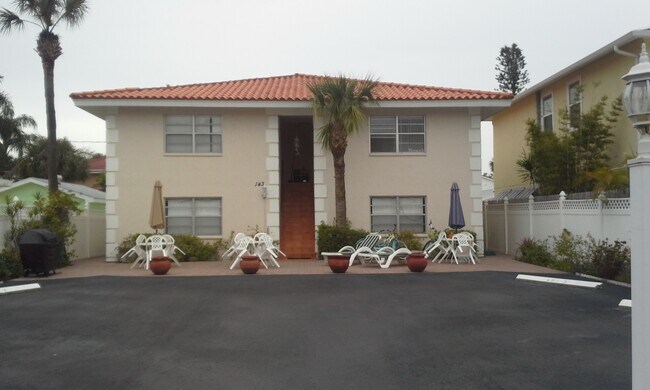 Building Photo - 143 Harrison Dr
