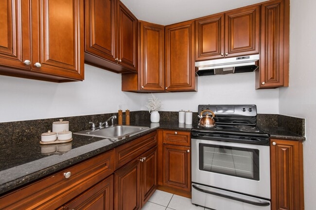 Kitchen 1 bed 1 bath - 1213 V St