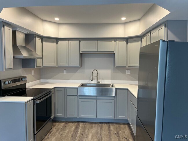 Building Photo - 110 Edgemere Rd