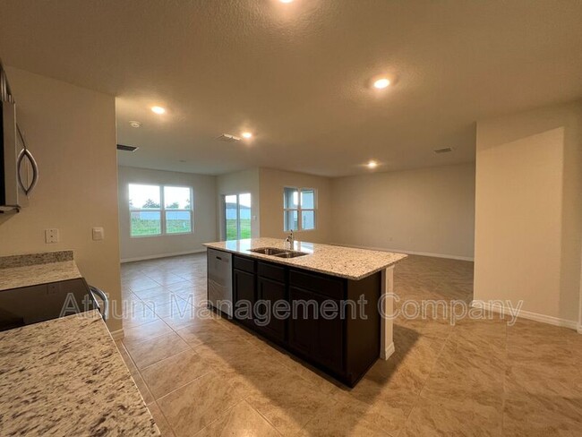 Building Photo - 2711 Rowan St