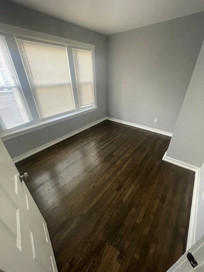 Foto del edificio - 2118 E 68th St