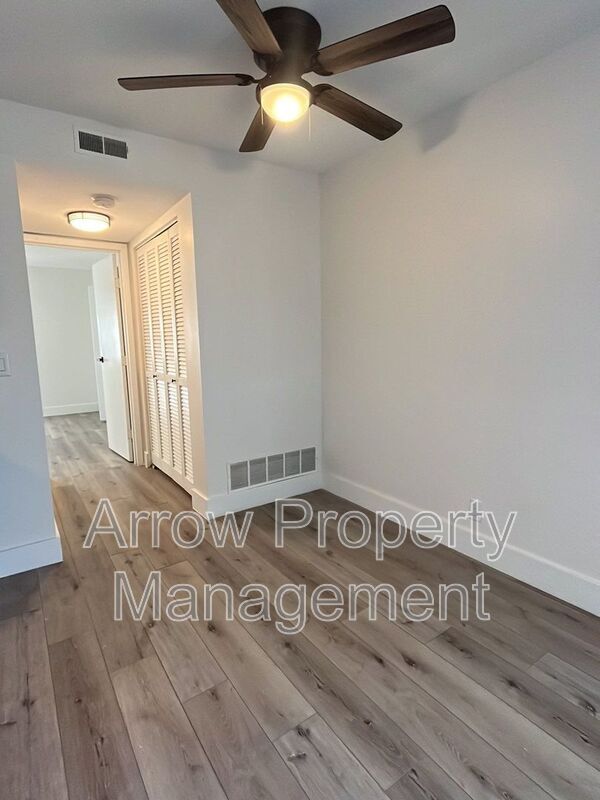 Foto del edificio - 3619 N 60th St