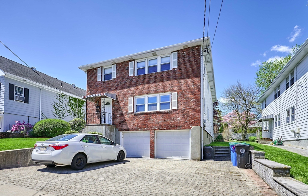 Primary Photo - 42 Trowbridge St